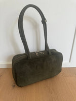 Charger l'image dans la visionneuse de galerie, CLARA MIDI- daim: Vert militaire