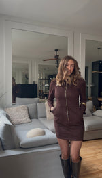 Charger l'image dans la visionneuse de galerie, Robe zippée effet suédine - Marron chocolat