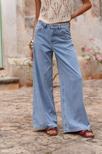 Charger l'image dans la visionneuse de galerie, Jean Giovani: Very light denim