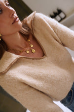 Charger l'image dans la visionneuse de galerie, Pull élégant à col V souligné par une bordure