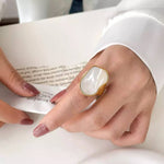 Charger l&#39;image dans la visionneuse de galerie, BAGUE Pearlescent Moon: Taille 16
