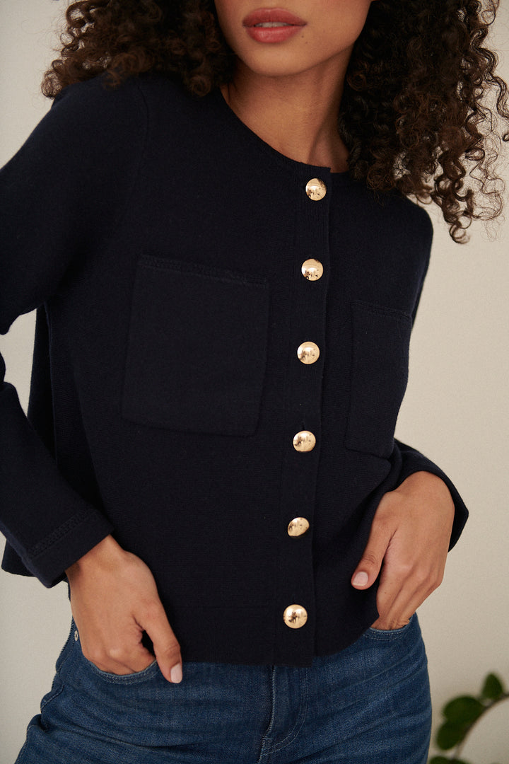 Veste en laine avec finition crochet bleu marine