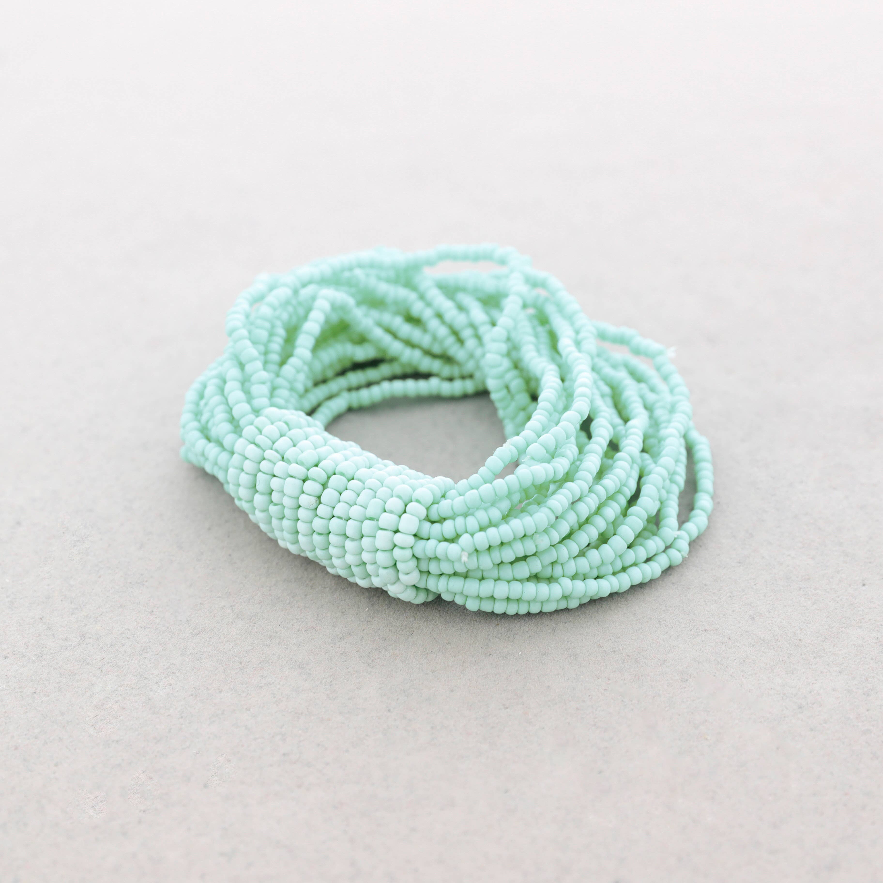 Bracelet élastique à plusieurs rangs - Perles: Aigue-marine