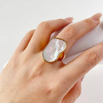Charger l&#39;image dans la visionneuse de galerie, BAGUE Pearlescent Moon: Taille 16
