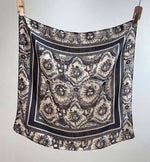 Charger l&#39;image dans la visionneuse de galerie, Foulard Soleil Vintage Carré Élégance Mystique 70x70

