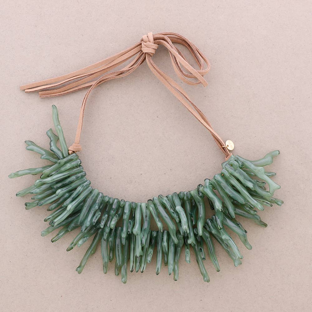 Collier Ras-du-Cou Résine Corail Suédine: Vert